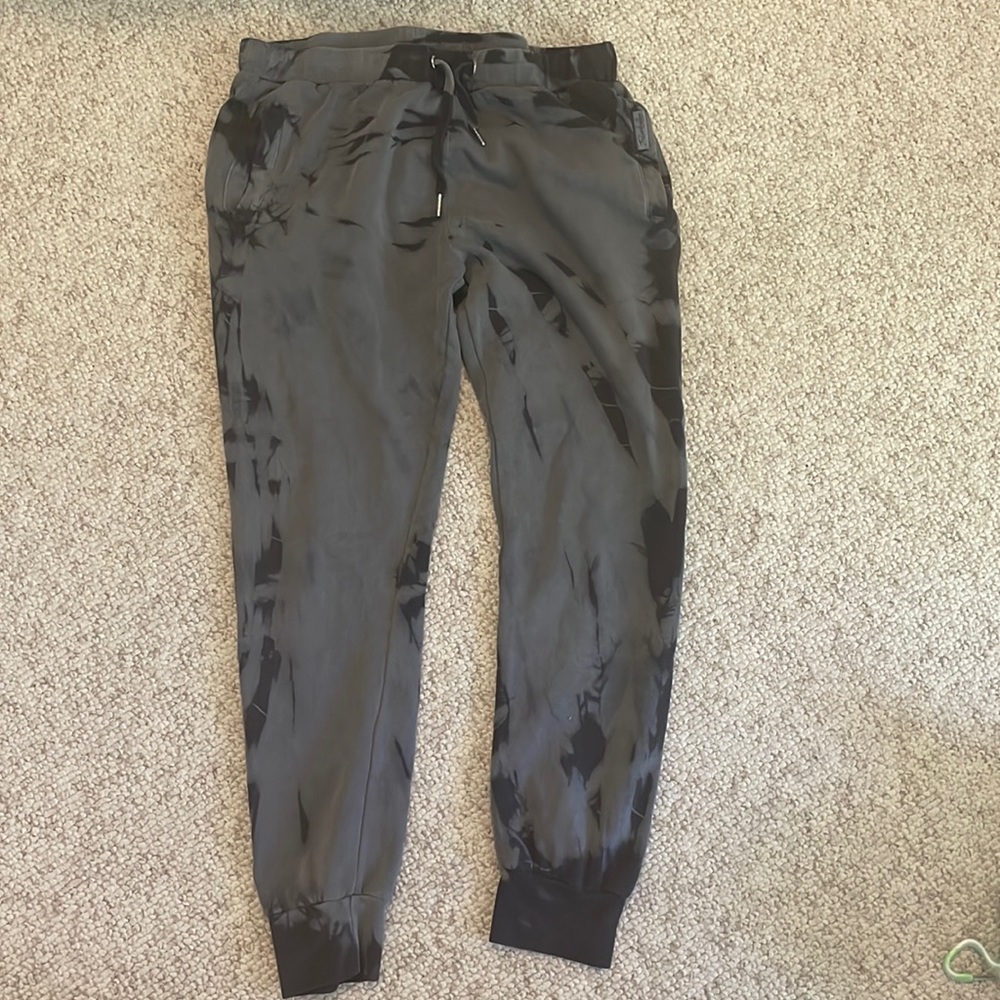 Joggers/sweatpants -the laundry room -size medium